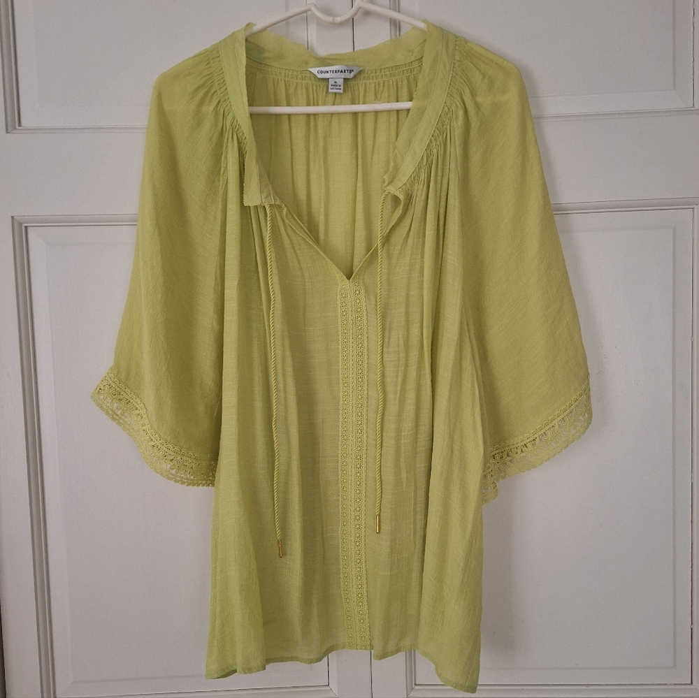 Counterparts short sleeved tunic with lace trim - NWT